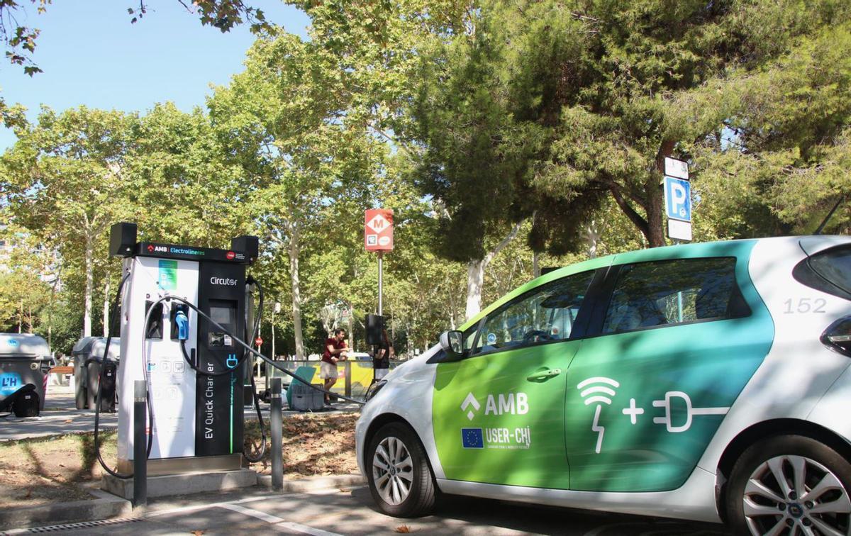 L’AMB estén electrolineres que s’alimenten de la frenada del metro