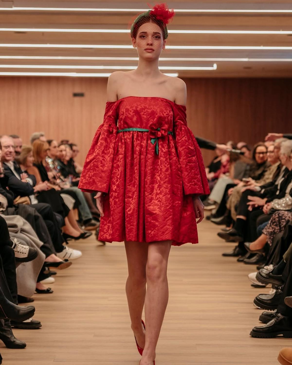 La entrega incluyó un desfile de jóvenes diseñadores