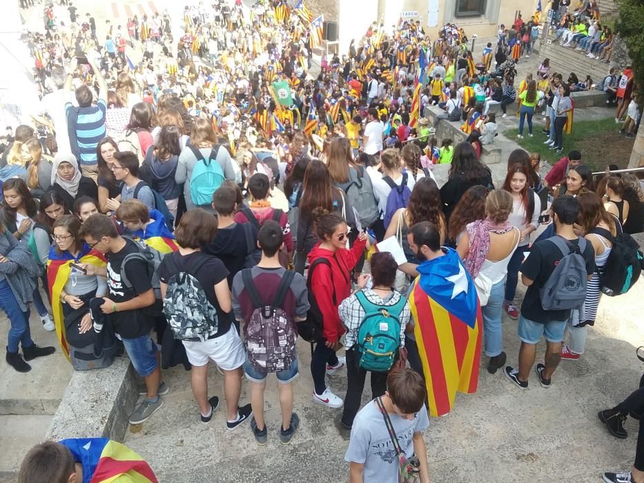 Estudiants, professors i personal de la UdG s'han manifestat a Girona