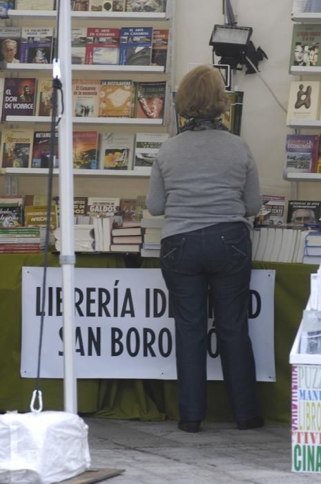 FERIA DEL LIBRO. ENCUENTRO CON LUCIA GALAN