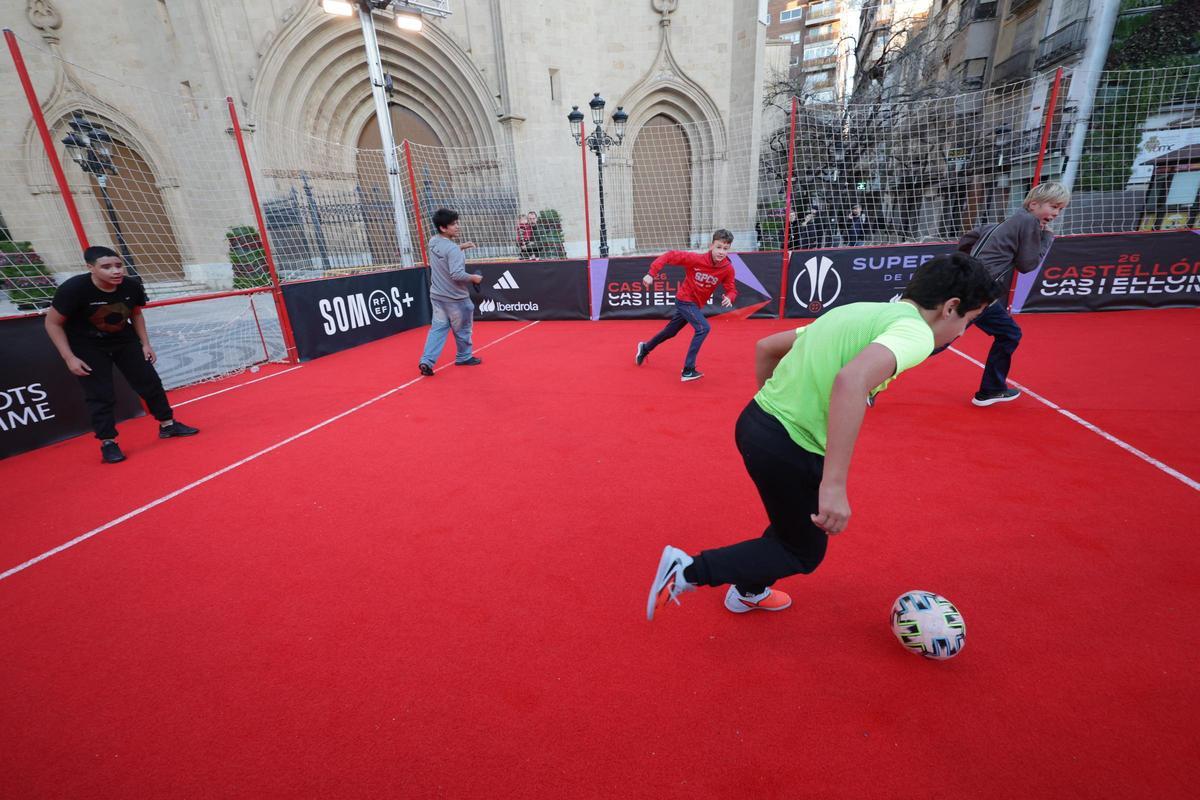 ¡Búscate en la 'fan zone' de la Supercopa de España Femenina en Castellón!