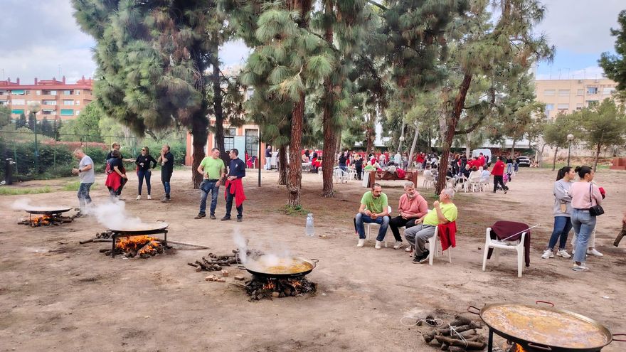 Paellas solidarias de María Ros de Burjassot a beneficio de la falla Lepanto de Benetússer