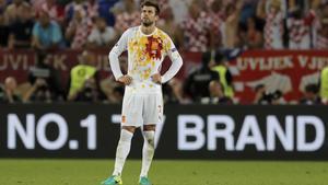 marcosl34401097 spain s gerard pique reacts after croatia s ivan p160622010721