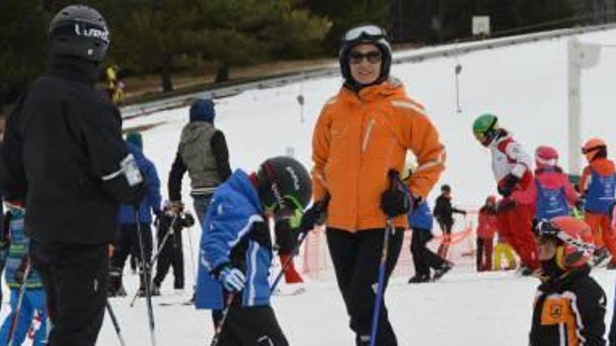 Aficionats a l&#039;esquí a les pistes de la Molina aquesta temporada