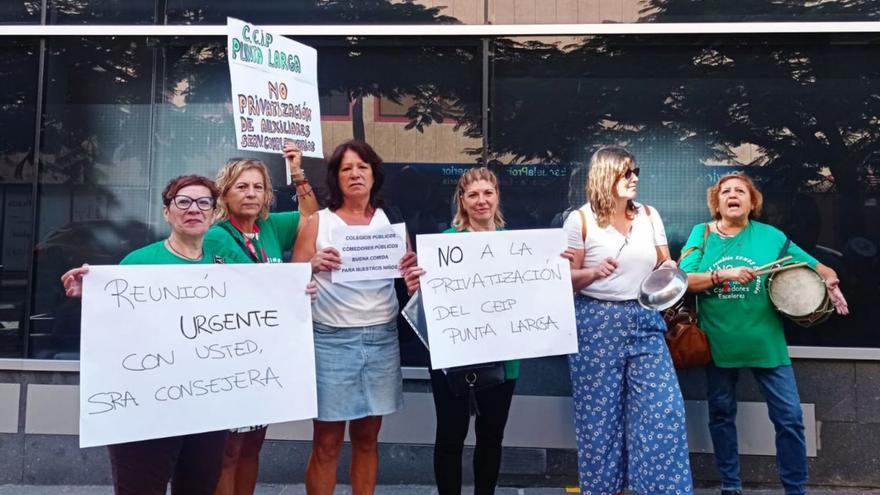 Las trabajadoras, contra la privatización del comedor escolar de Punta Larga