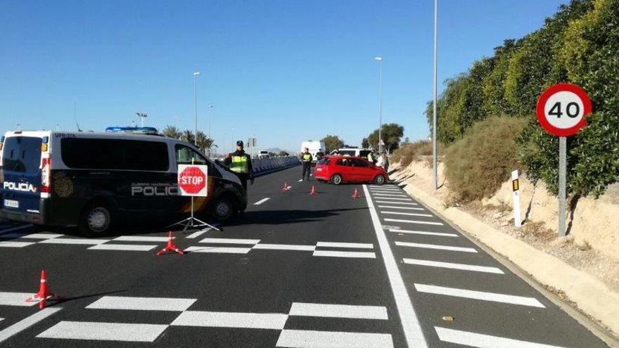 Dos detenidos con cinco kilos de marihuana ocultos en el maletero en el aeropuerto