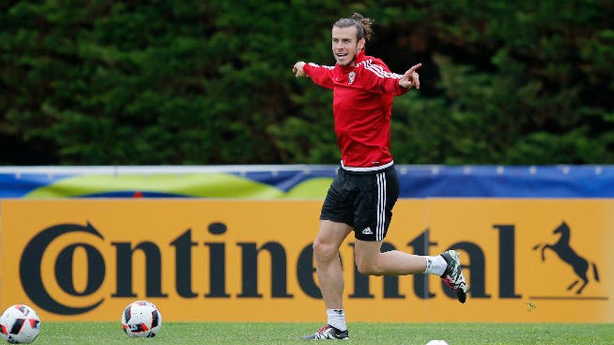 Bale, ayer en el entrenamiento de Gales.
