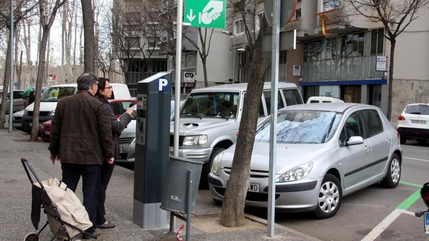 El RACC veu marge de millora en el funcionament de les zones blava i verda a Girona