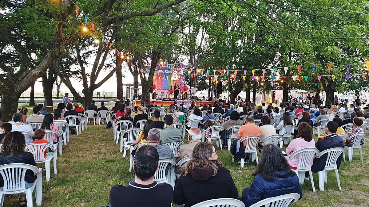 Concierto de Broken Peach, ayer, en la Festa da Diversidade, en A Xunqueira.