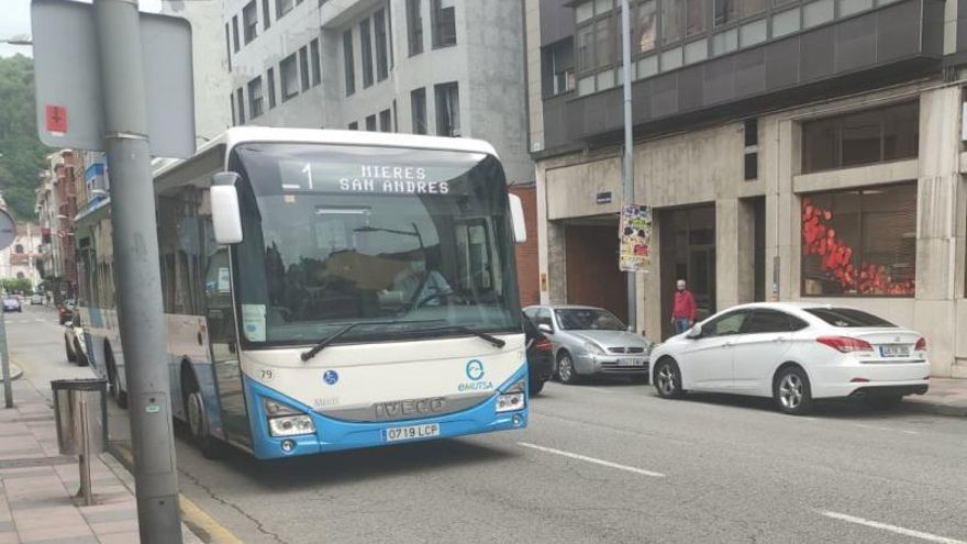 Mieres invierte más de 2 millones en tres años para renovar la flota de autobuses