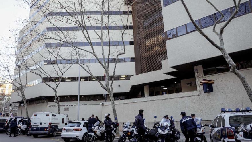 Dejan en libertad a los dos policías del Grupo de Blanqueo detenidos por la denuncia de Cursach