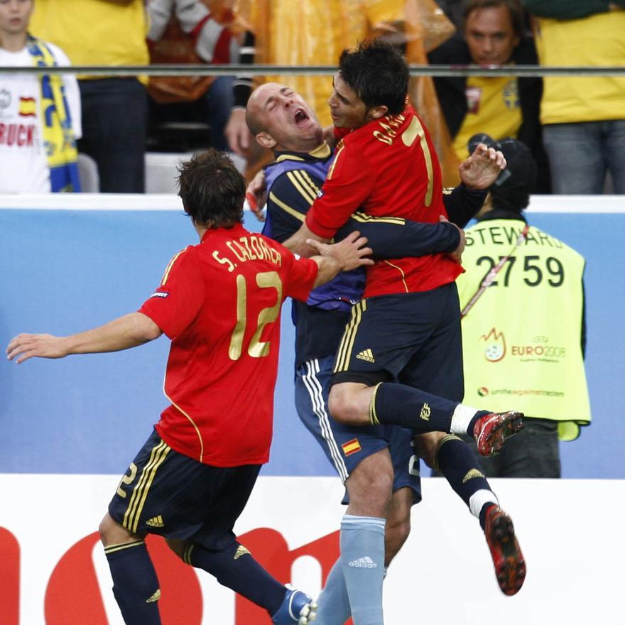 La España de Luis Aragonés alcanzó la gloria en Austria y Suiza 2008. Villa se presentó ante el universo fútbol como uno de los mejores gloadores del mundo, siendo el máximo realizador del torneo. Sus goles en la primera fase ante Rusia y Suecia marcaron el camino hacia las eliminatorias.