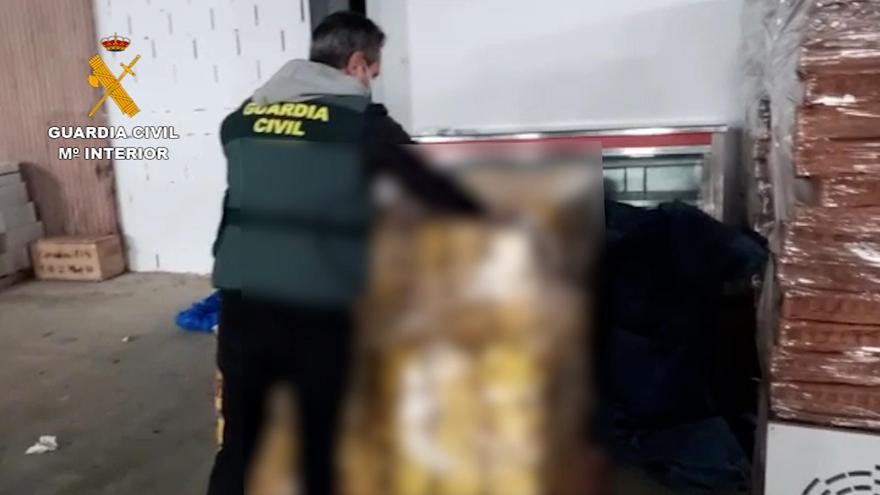 Detenidas 26 personas al desarticular un grupo que adulteraba y distribuía whisky en Córdoba y varias comunidades