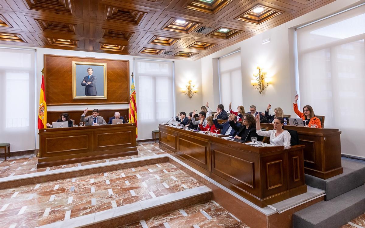 Imagen de la aprobación del trámite en el pleno municipal en Gandia