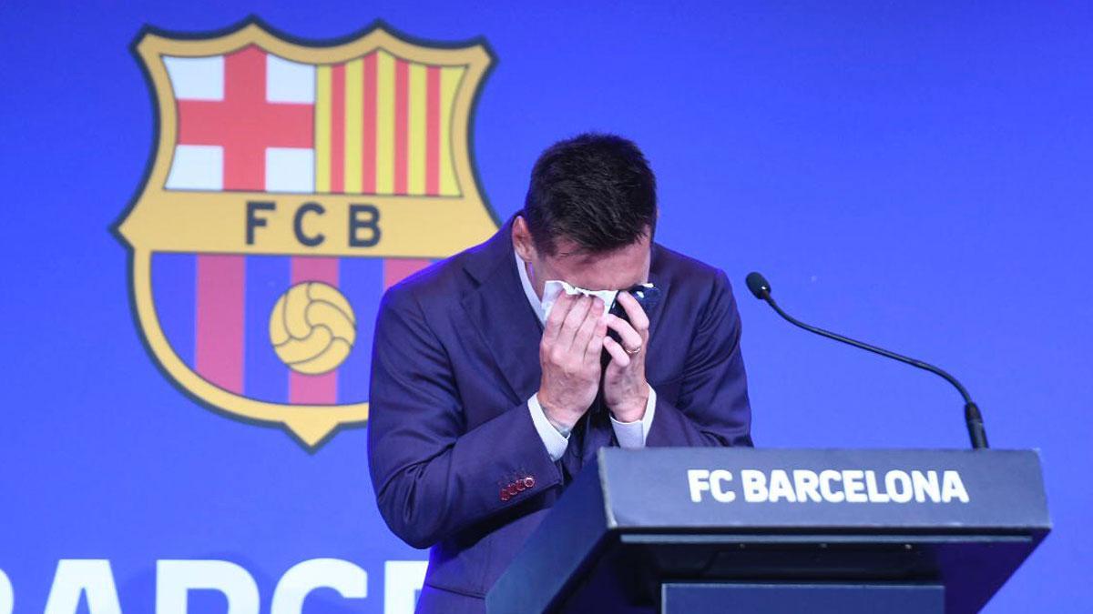 Messi se despide del Barça llorando