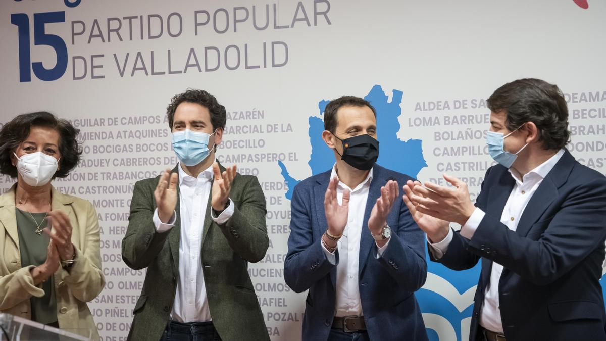 El presidente regional del PP, Alfonso Fernández Mañueco junto al secretario nacional, Teodoro García Egea, el presidente del PP de Valladolid, Conrado Íscar, y la secretaria de Valladolid, Mercedes Cantalapiedra.