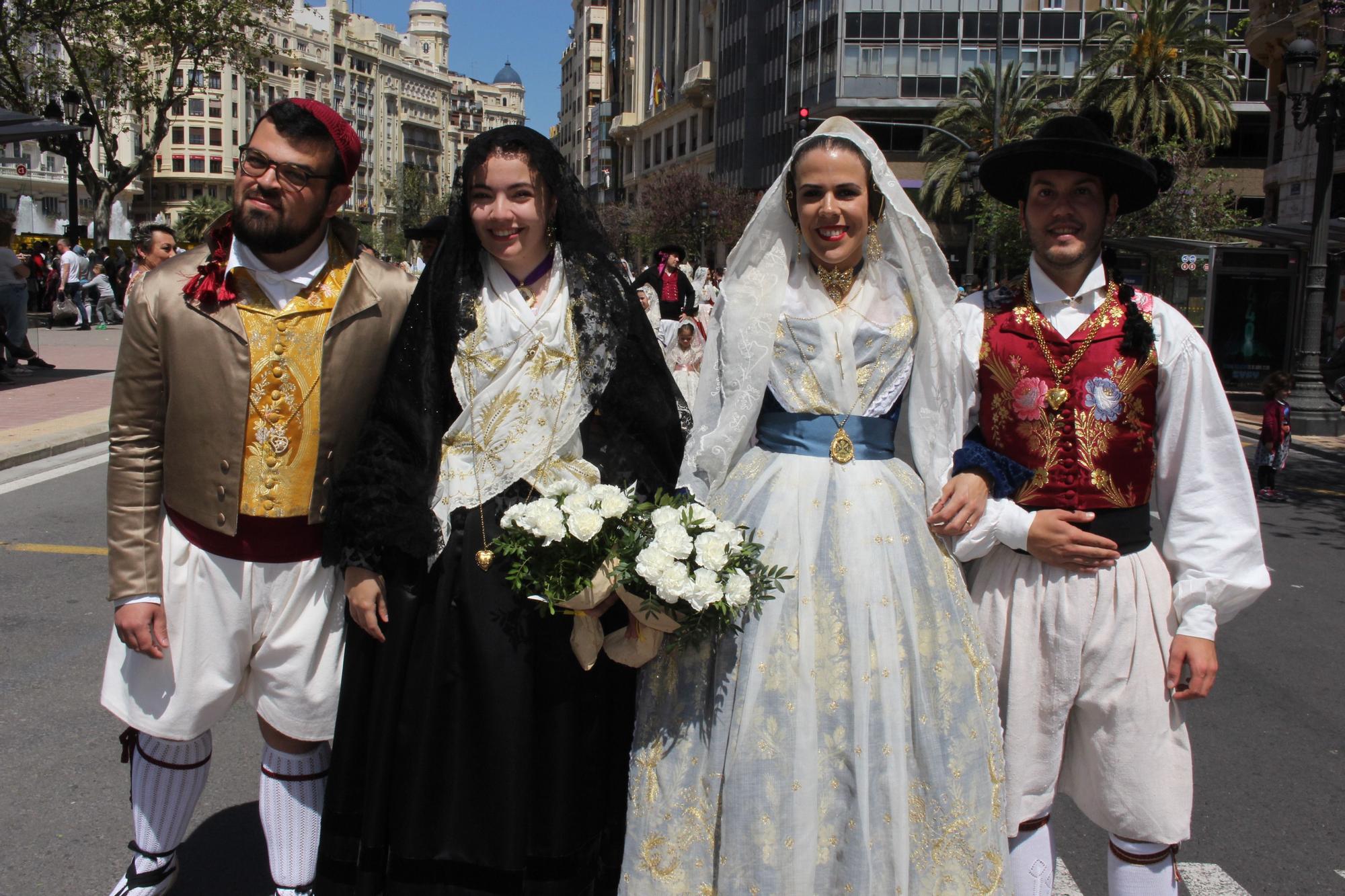 El desfile de falleras mayores en la Ofrenda a San Vicente Ferrer