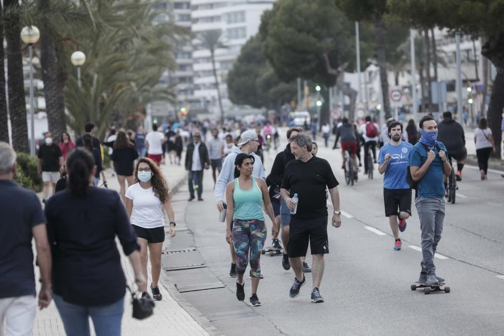El cierre de calles en Palma, un alivio  para los paseos con seguridad