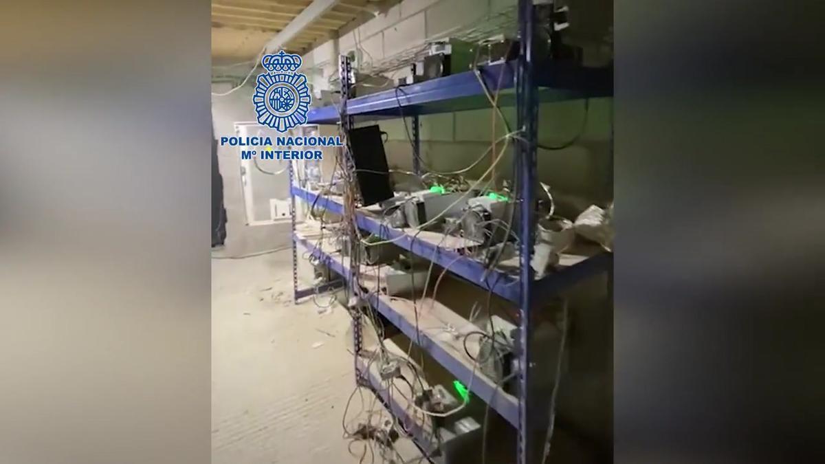 Vídeo | Desmantellada a Tarragona la primera «mina» de criptomonedes