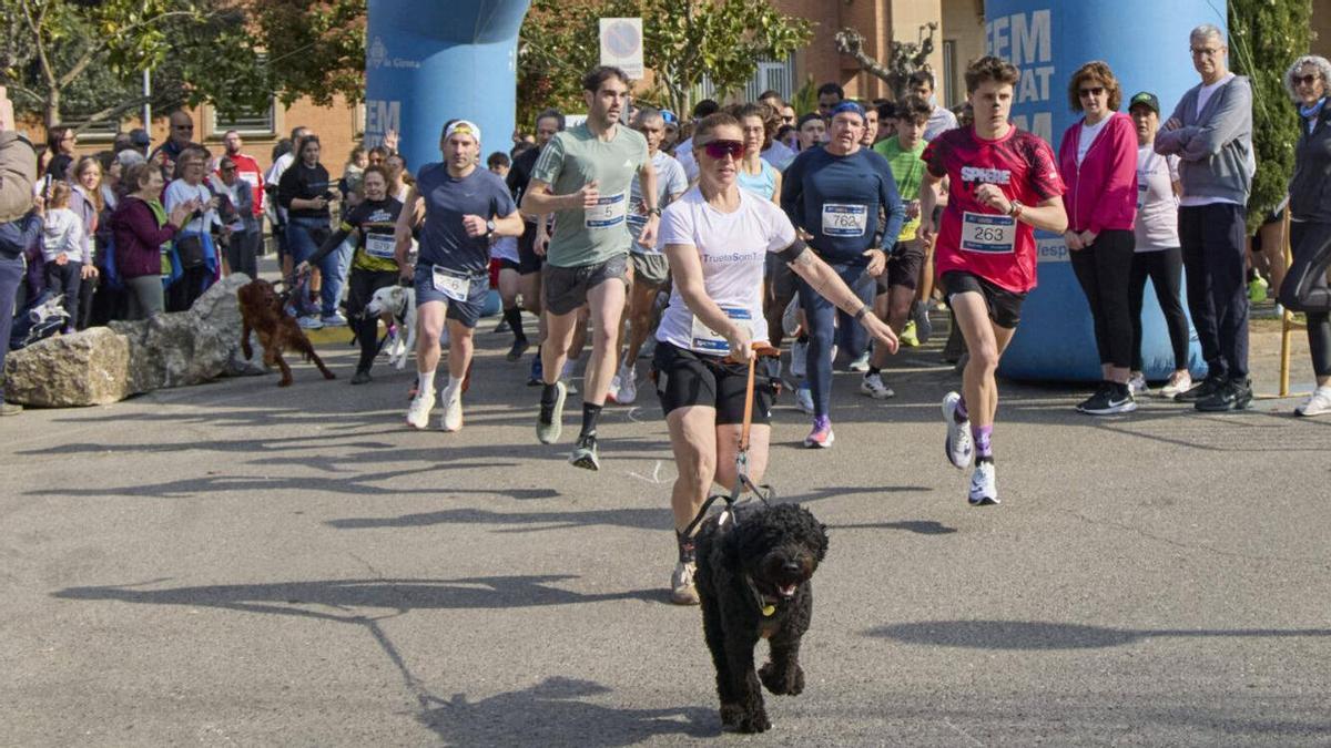 Les imatges de la Marxa Solidària dels 70 anys del Trueta