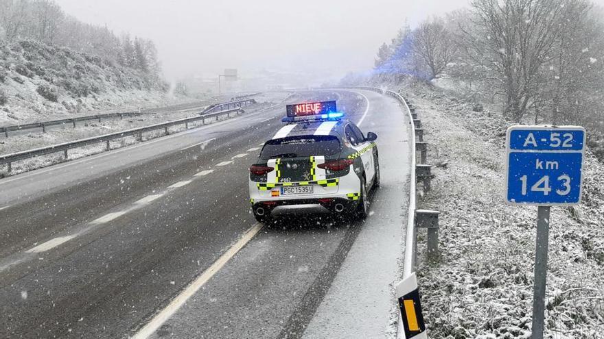 La nieve ha vuelto hoy a Galicia, donde se han registrado temperaturas de hasta -8,4º. // FDV