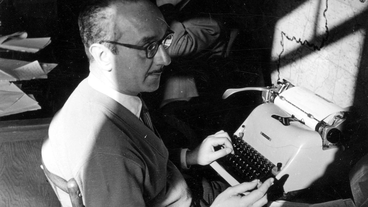 Joaquim Amat-Piniella l’any 1958 a les oficines de l’empresa on treballava