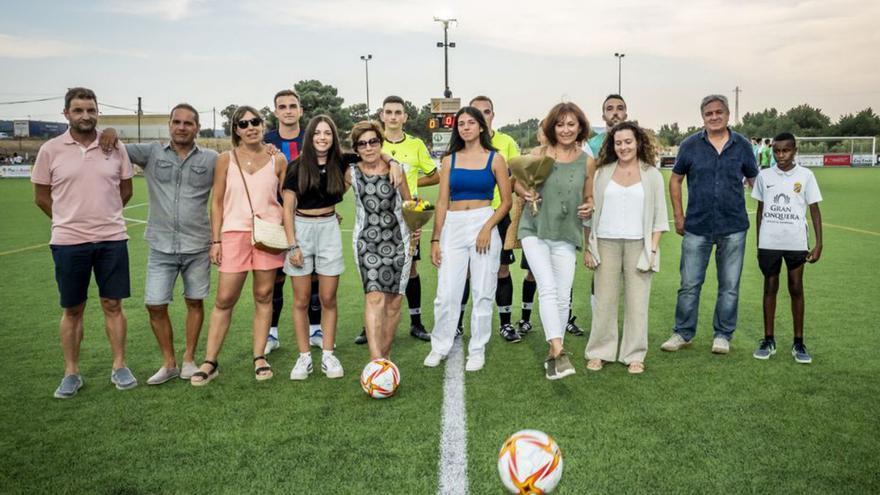 La Jonquera homenatja Serra i Pous abans de jugar contra el Barça B de Rafa Márquez