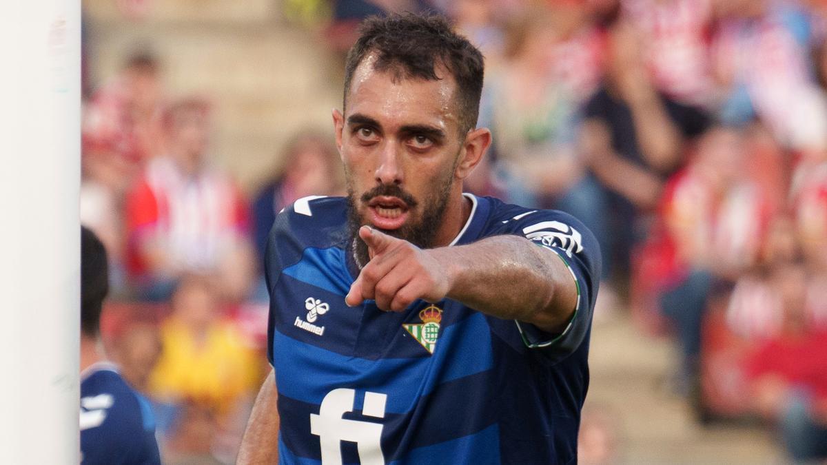 Borja Iglesias tiene contrato con el Betis hasta 2027