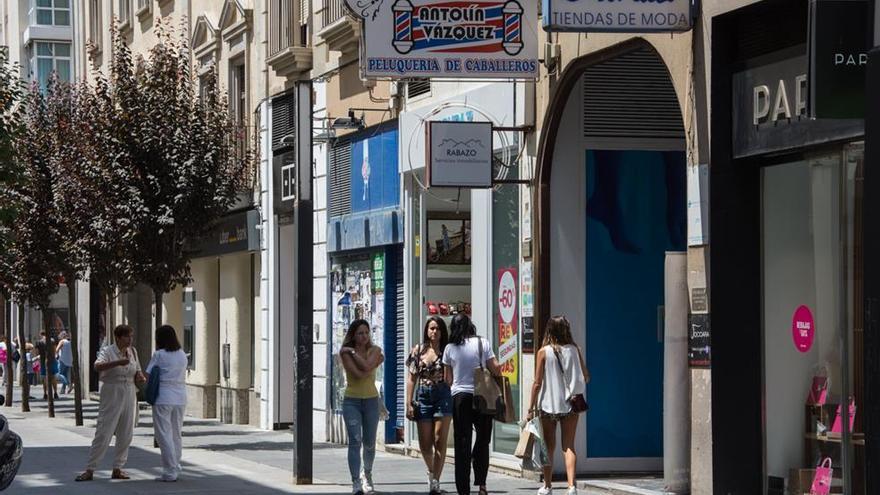 Herido un trabajador al caerle un mueble encima en la calle Menacho de Badajoz