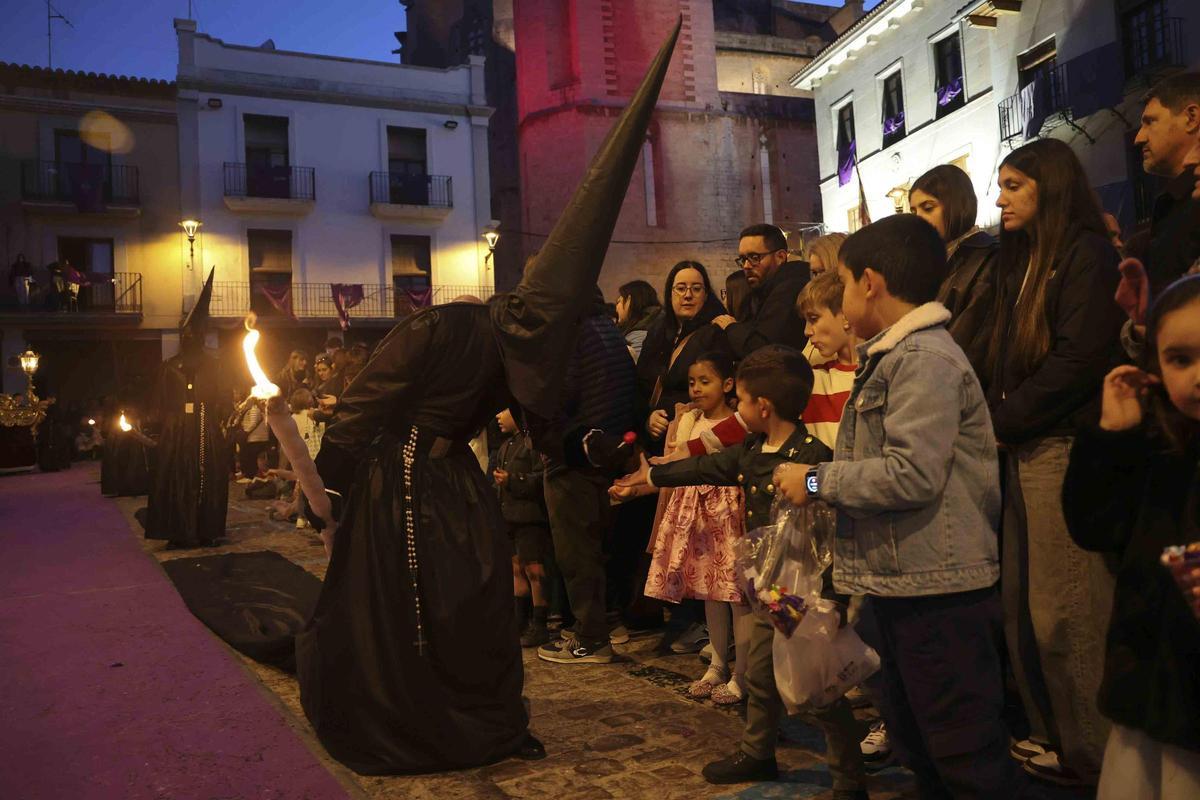 Las imágenes que dejó la Procesión de Viernes Santo en Sagunt