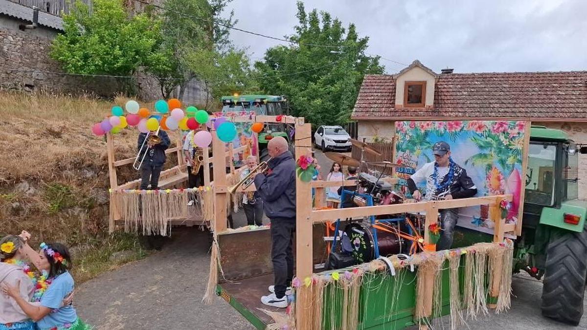 Procesión de Santa Mariña en Ribela en julio de 2025.