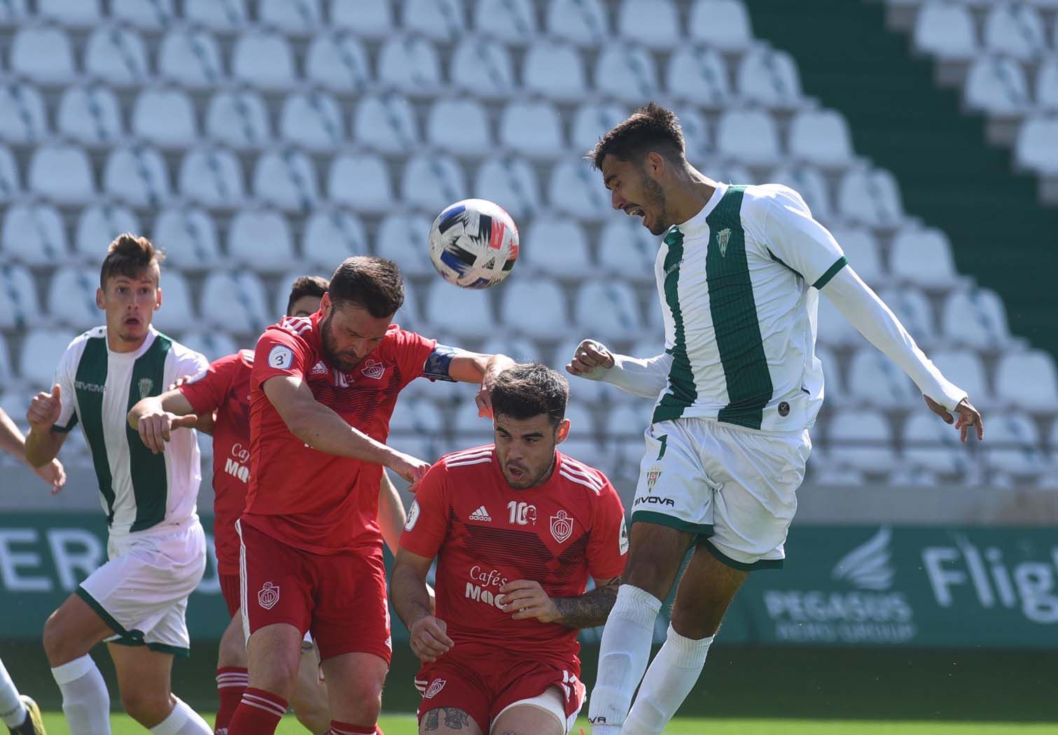 El Córdoba CF B golea al Utrera en El Arcángel