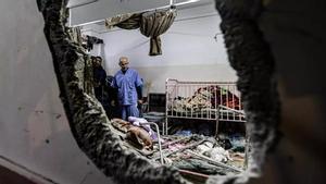 Instalaciones bombardeadas del Hospital Naser.