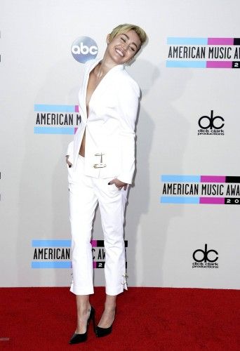 Arrivals - 41st American Music Awards