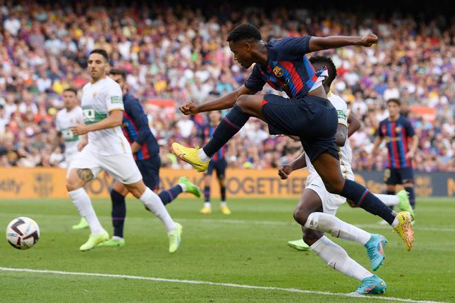 Ante el Elche, por ejemplo, se vio que en el tiempo que estuvo en el césped no intentó ningún uno contra uno. En esas situaciones en las que se pone al límite la musculatura todavía se notan esos problemas de ritmo e intensidad