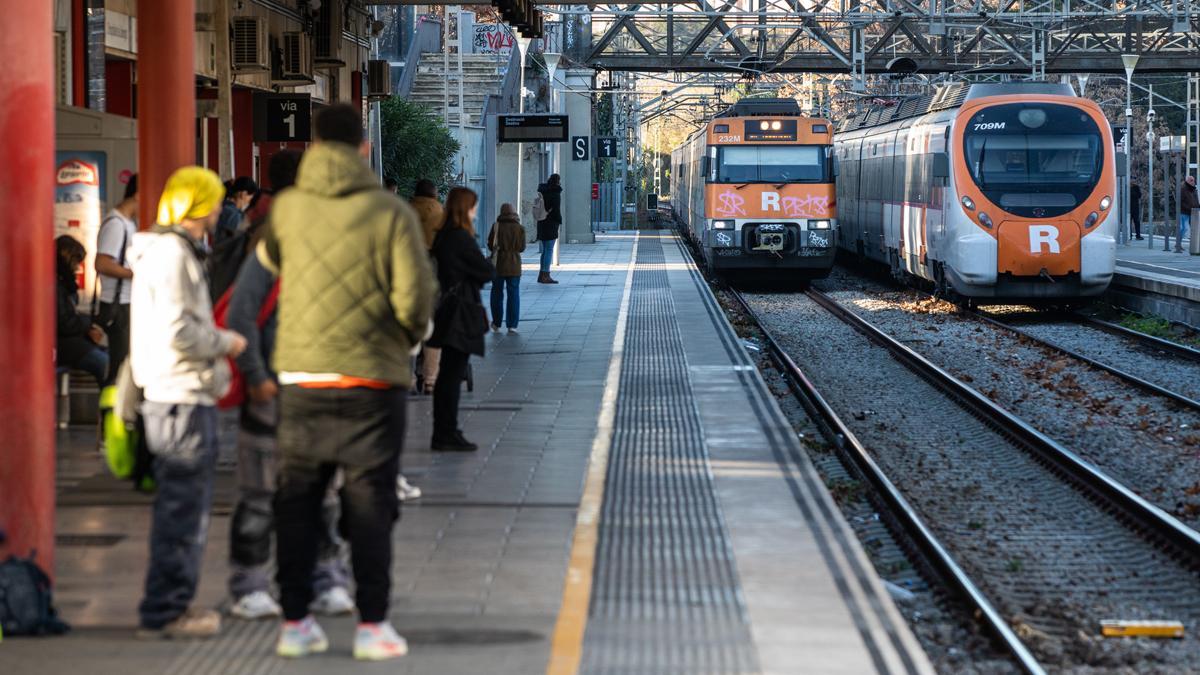 Estación de Renfe en L'Hospitalet de Llobregat, donde se han producido retrasos a lo largo de la mañana del 28 de diciembre