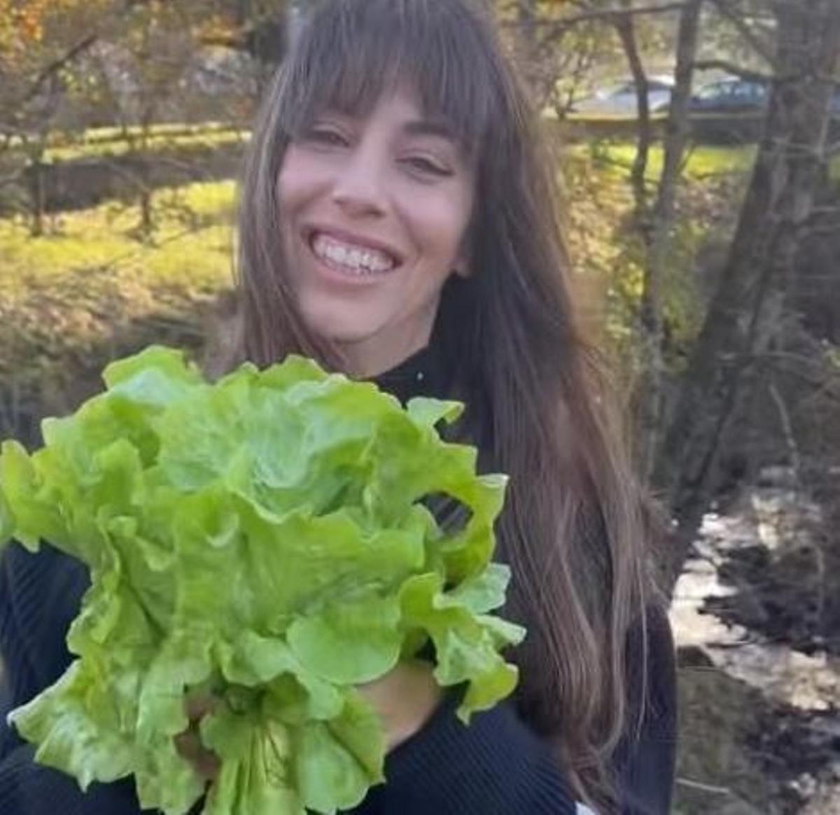 La exgimnasta ha puesto en su story &quot;Para qué quiero un ramo teniendo una lechuga&quot;