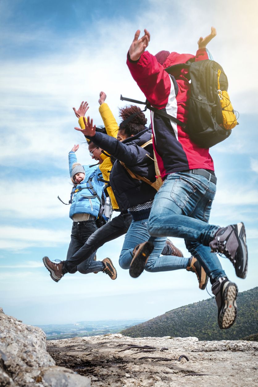 Grupos de amigos mochileros