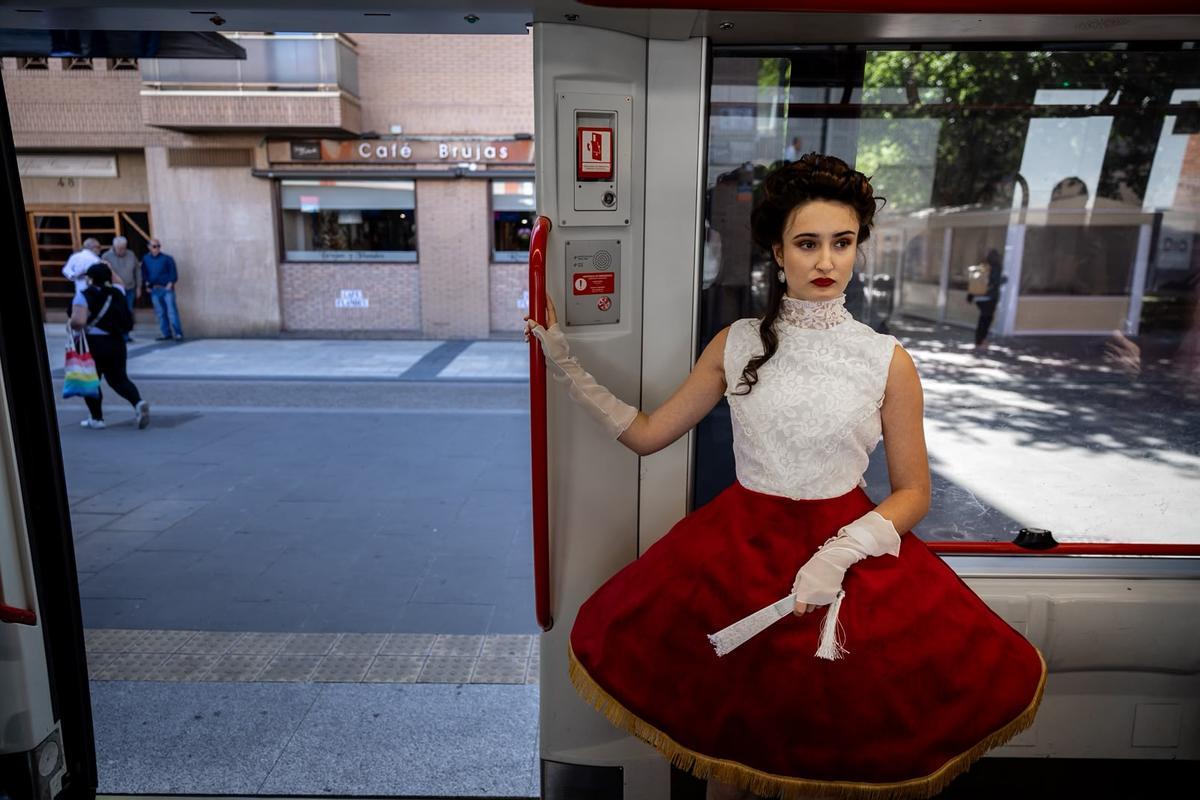 Una intervención que busca acercar el diseño emergente al público y convertir un espacio de tránsito en escenario creativo