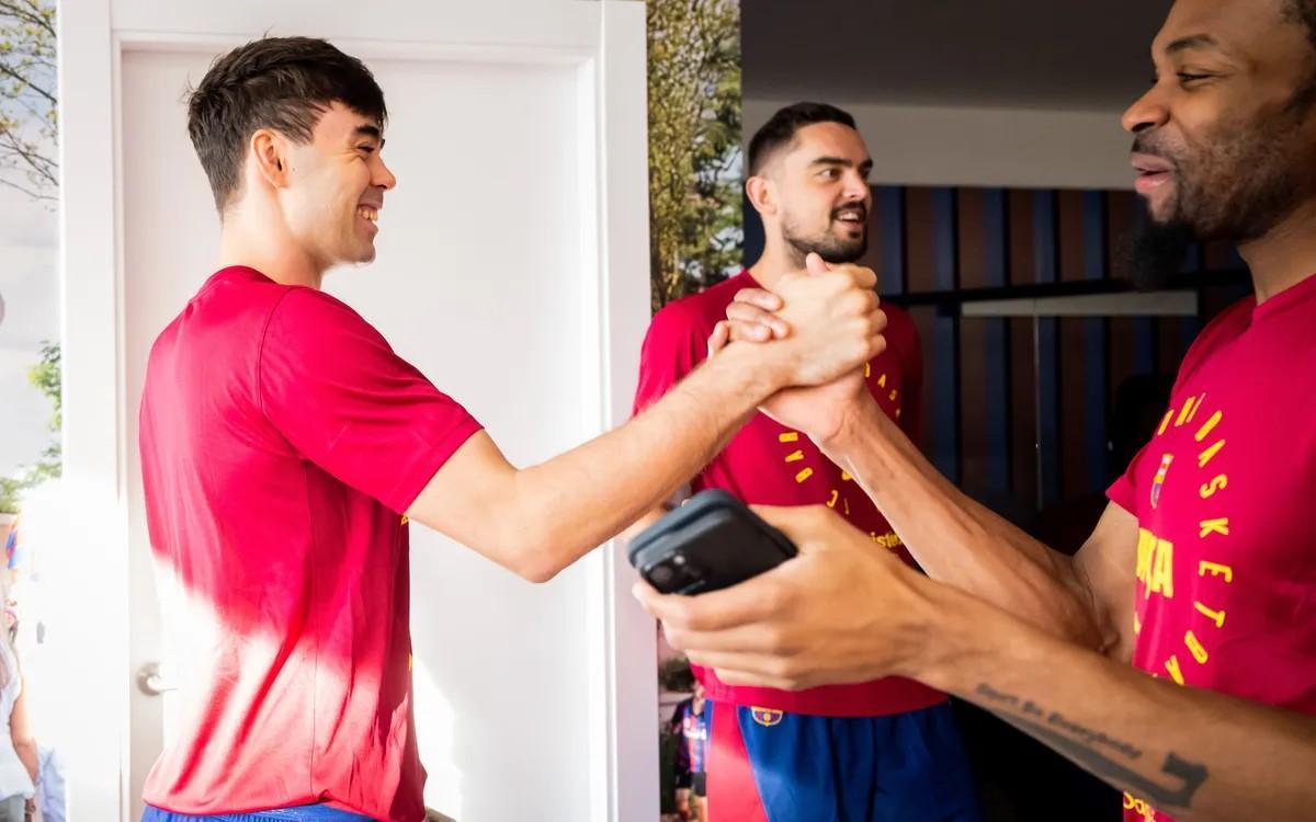 It was a first day of reunions among the companions