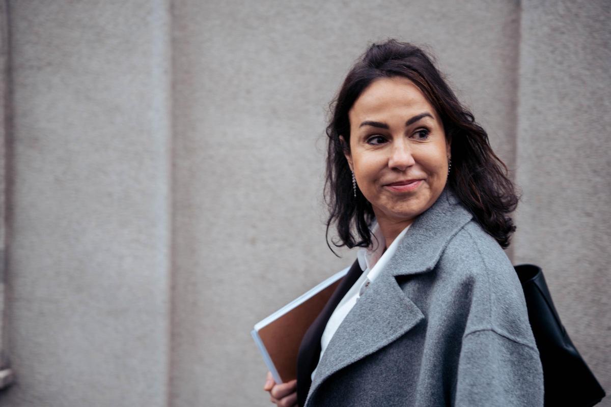 La expresidenta de ADIF, Isabel Pardo de Vera, a su llegada a declarar al Tribunal Supremo por el ‘caso Koldo’, a 5 de marzo de 2025, en Madrid . La expresidenta de ADIF, Isabel Pardo de Vera, a su llegada a declarar al Tribunal Supremo por el ‘caso Koldo’, a 5 de marzo de 2025, en Madrid .
