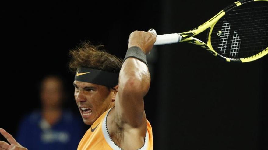 Rafael Nadal en acción durante el partido contra Matthew.