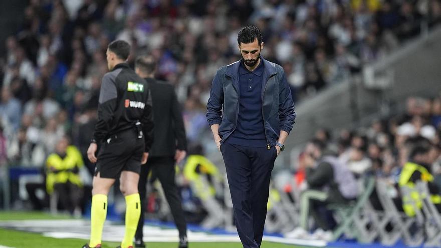 El Alavés se asoma al Bernabéu en pleno casting de Florentino para suplir a Arbeloa en el Real Madrid