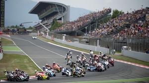 La emblemática tribuna del Circuit, durante la carrera de Moto2 del 2012.