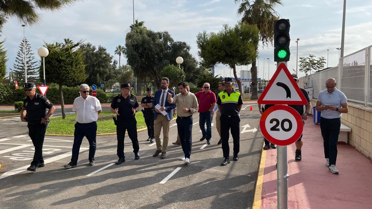 Visita de los cargos públicos a la reapertura