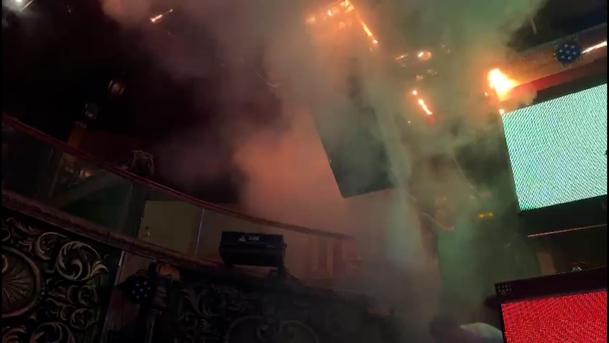 Vídeo | Així van aparèixer les primeres flames a la discoteca Teatre