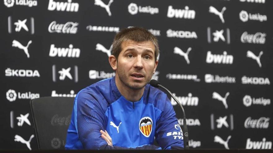 El entrenador del Valencia, Albert Celades. // Valencia CF