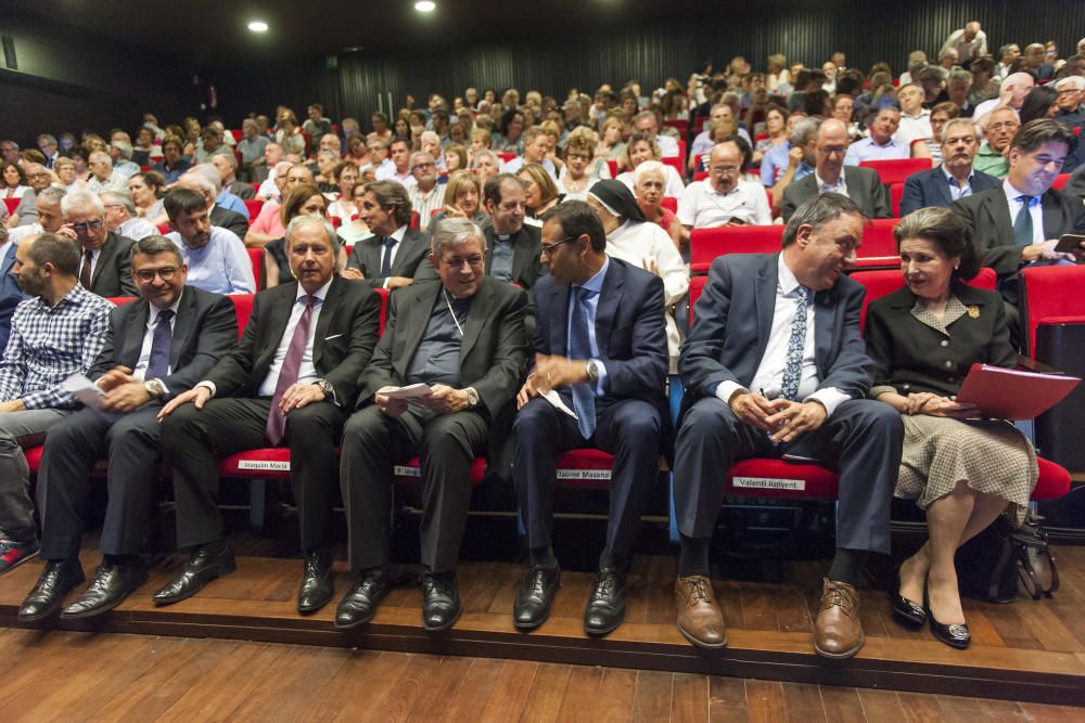 CaixaBank llueix la seva obra social en l''acte del centenari de l''entitat a Manresa.