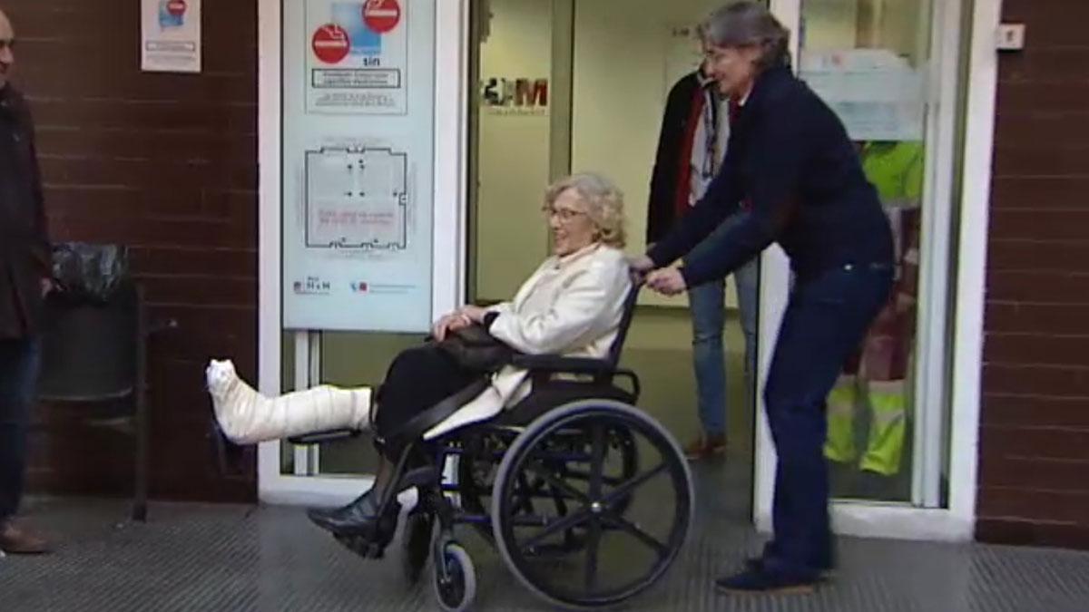 Manuela Carmena recibe el alta hospitalaria