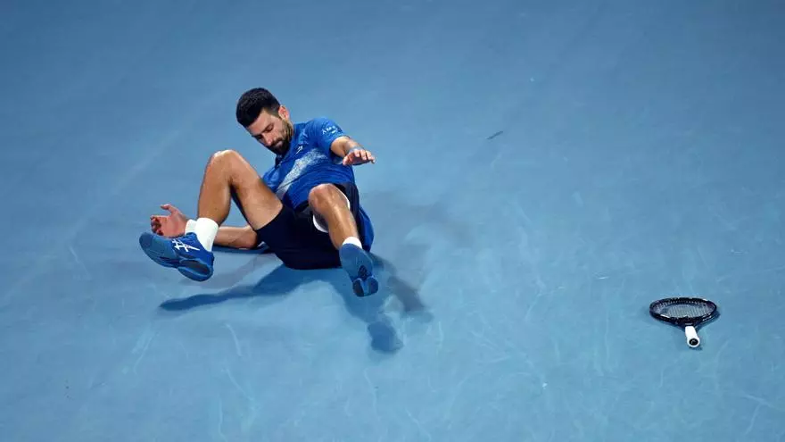 Abucheos a Djokovic tras retirarse del Open de Australia por lesi車n ante Zverev
